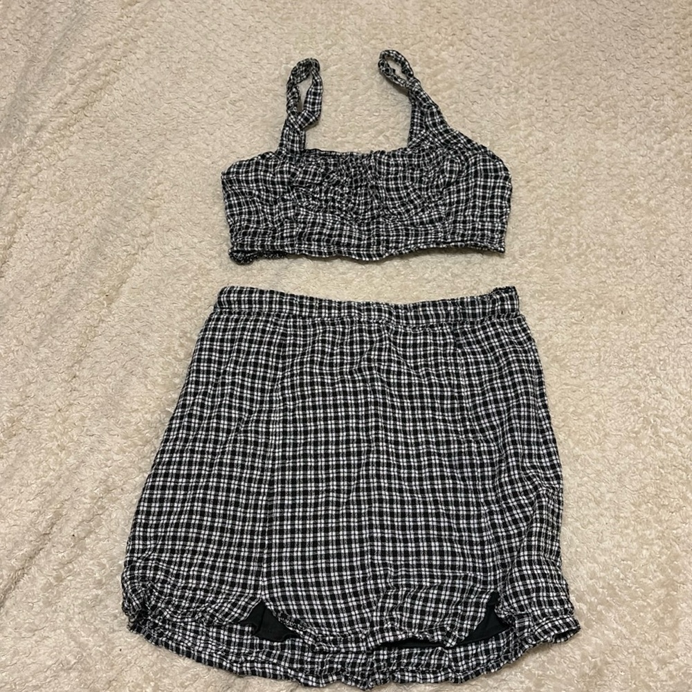Crop top & skirt
